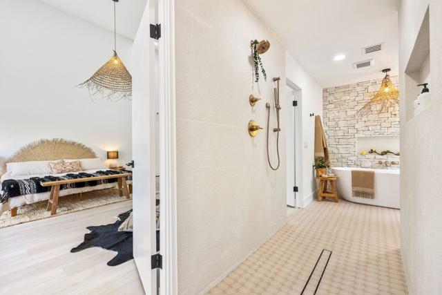 34 Lincoln Place, Rancho Mirage CA: https://media.crmls.org/mediaz/276a82b2-a8d8-48a4-8b30-bec5ded91002.jpg