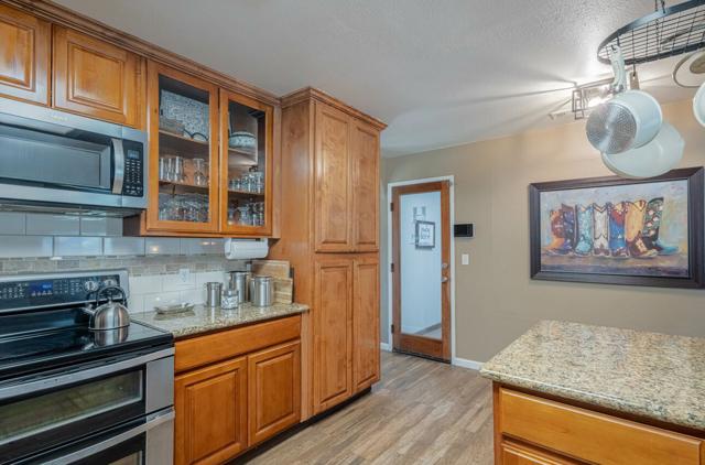 26891 Fonda Avenue, Madera CA: https://media.crmls.org/mediaz/276aab78-5544-4cf5-9cef-d6277d3e5e3a.jpg