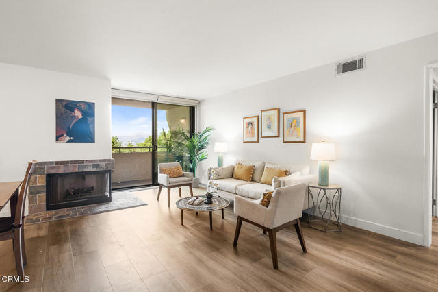 4275 Via Arbolada, Los Angeles CA: https://media.crmls.org/mediaz/276b9151-c37f-4026-9838-0ed05a89f22a.jpg