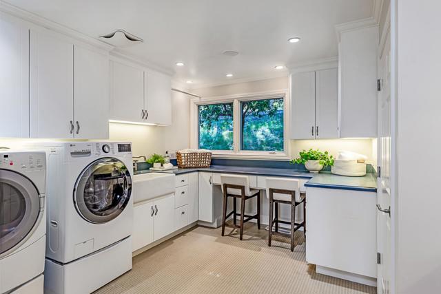 25600 Willow Pond Lane, Los Altos Hills CA: https://media.crmls.org/mediaz/276c4ca8-631d-4cb5-b724-5f1eac3844a4.jpg