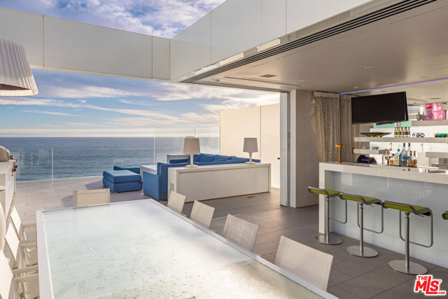 31636 Sea Level Drive, Malibu CA: https://media.crmls.org/mediaz/276c4da3-c91a-49ac-9e65-be475ef35fb2.jpg