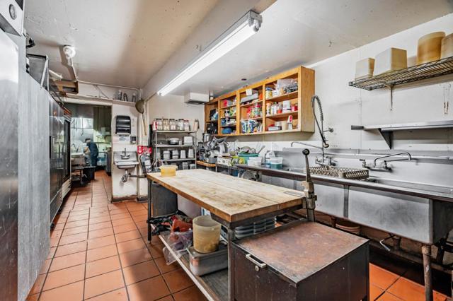 5272 5272 Monterey Road, San Jose CA: https://media.crmls.org/mediaz/276c7515-e4c3-42c2-bbc9-029d0594a9e9.jpg