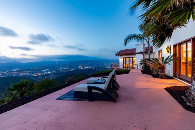 859 Cocos Dr, San Marcos CA: https://media.crmls.org/mediaz/276d1afe-1bae-4560-8155-fc91b6e7f680.jpg