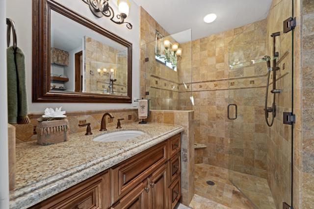 80675 Via Portofino, La Quinta CA: https://media.crmls.org/mediaz/276d580d-c051-48e7-983f-7af6c5827b33.jpg
