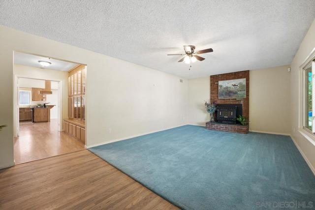 1353 Roxanne Dr, El Cajon CA: https://media.crmls.org/mediaz/276d68db-be28-43f4-a773-cf54f4b87a43.jpg