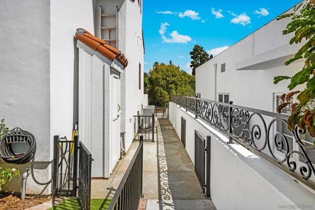 4435 Conde Pl, San Diego CA: https://media.crmls.org/mediaz/276d9035-eb9b-439c-a442-379f197f6feb.jpg