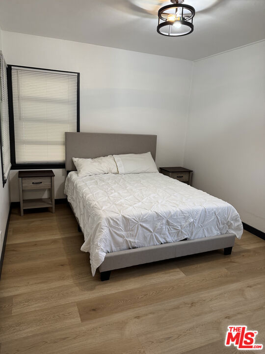 9829 S 7th Avenue, Inglewood CA: https://media.crmls.org/mediaz/276dbdd9-c999-4612-b8d7-abd1a5df9165.jpg