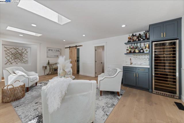 325 Crest Ave, Alamo CA: https://media.crmls.org/mediaz/276ea1f1-57b4-4e19-bb18-71d7b344bead.jpg