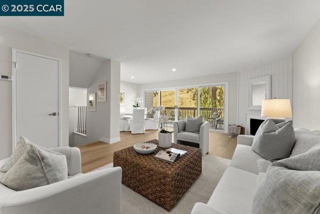 412 Woodminster, Moraga CA: https://media.crmls.org/mediaz/27701353-dbab-47b9-b52b-369b2059dde5.jpg
