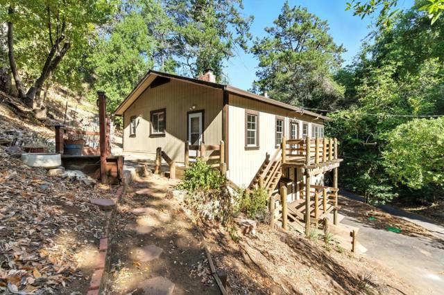 27586 Moody Road, Los Altos Hills CA: https://media.crmls.org/mediaz/27710513-fd16-4ee5-9404-96a245274d78.jpg