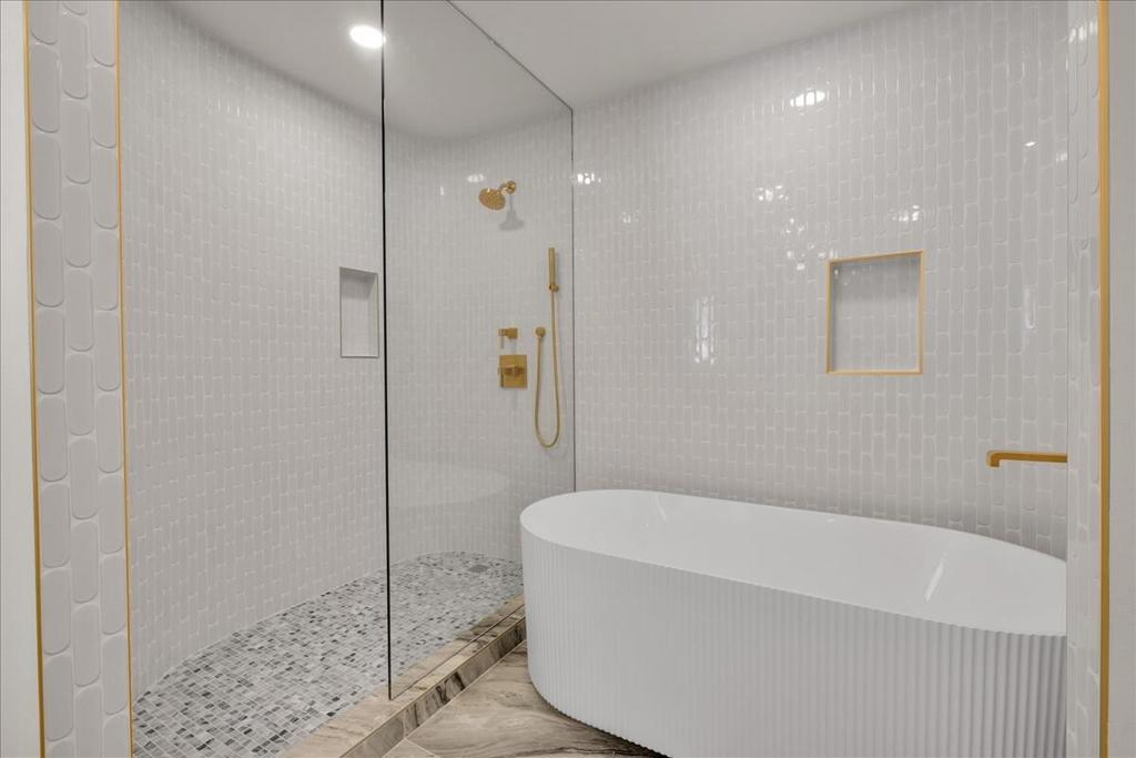 https://media.crmls.org/mediaz/277161a1-ef1d-4c88-9b7c-4c5938cc5fc6.jpg?preset=X-Large