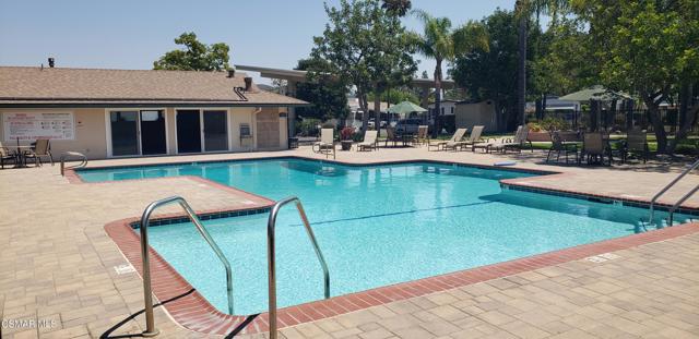 195 Tierra Rejada Road, Simi Valley CA: https://media.crmls.org/mediaz/27719bdd-b272-4ace-986f-575c233d0f26.jpg