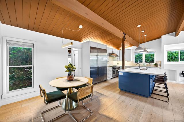 660 Cabrillo Ave, Coronado CA: https://media.crmls.org/mediaz/2771be62-b32f-4098-9abb-cb7e0fcb3e20.jpg