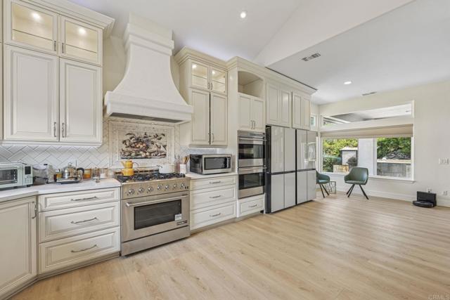 1176 LA SOMBRA Drive, San Marcos CA: https://media.crmls.org/mediaz/27720368-26e5-4a3c-a5bf-2239de7b6beb.jpg