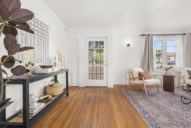 3304 33rd St, San Diego CA: https://media.crmls.org/mediaz/27724bb9-2708-41dd-b516-99017be011d0.jpg