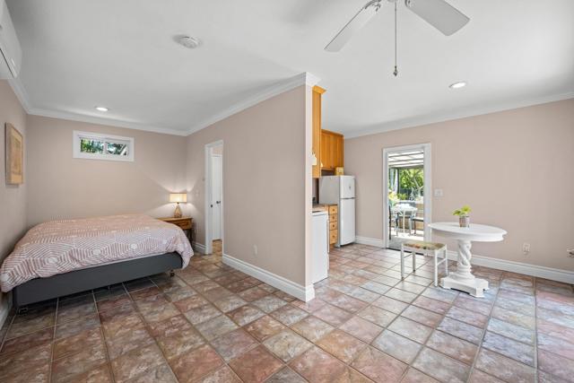 260 27Th St, Del Mar CA: https://media.crmls.org/mediaz/2772973b-f410-4457-9d84-5fb4044868c8.jpg