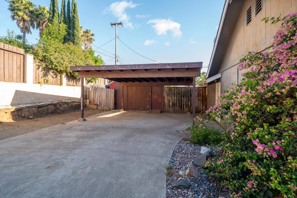 1078 Robertson Drive - photo 5
