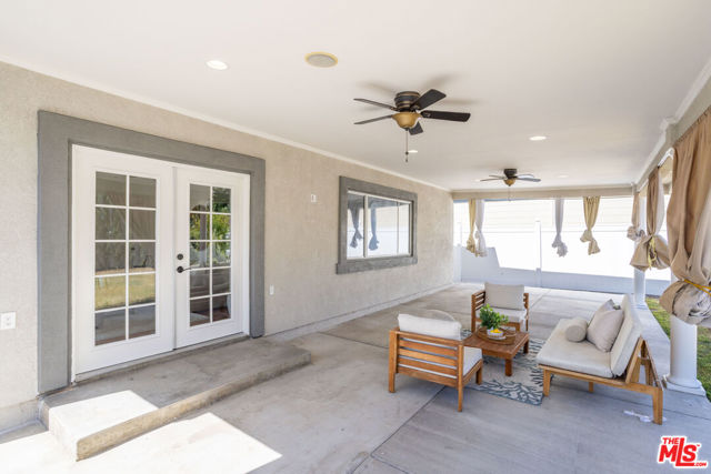 15065 Vose Street, Van Nuys CA: https://media.crmls.org/mediaz/27734598-d529-4086-827e-6c76286355f0.jpg