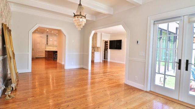 200 Iris Way, Palo Alto CA: https://media.crmls.org/mediaz/27734952-34ac-462b-8ebb-dc255f838d5a.jpg
