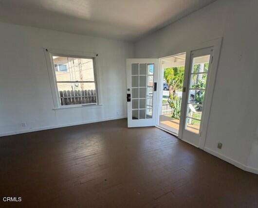 Detail Gallery Image 3 of 14 For 403 S Evergreen Dr, Ventura,  CA 93001 - 2 Beds | 1 Baths