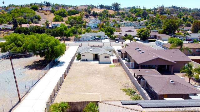 5361 Central Ave, Bonita CA: https://media.crmls.org/mediaz/27748a6f-b360-47fe-a112-6112701bd2e9.jpg