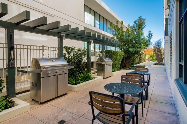 475 Redwood, San Diego CA: https://media.crmls.org/mediaz/2774ef23-fb69-493d-856b-b9cd728e159e.jpg