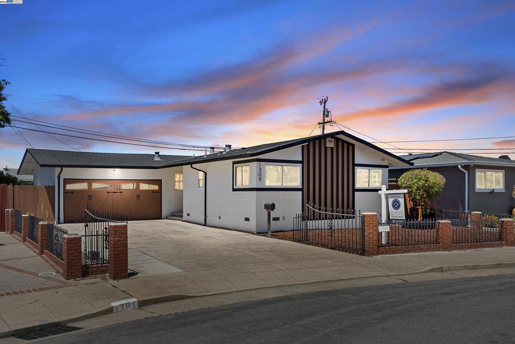 1309 Darlene Ave