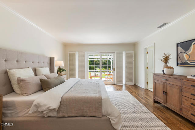 4650 Encinas Drive, La Canada Flintridge CA: https://media.crmls.org/mediaz/27753679-83e6-43cc-b485-c6a931d93f49.jpg