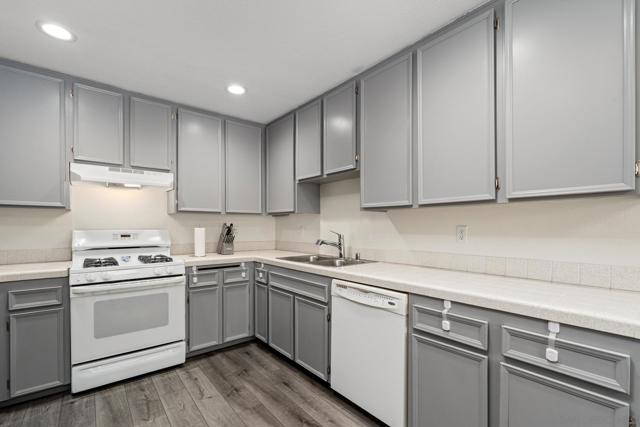 10794 Jeanne Ter, Santee CA: https://media.crmls.org/mediaz/27755063-d165-4d57-bb0e-36bc2388efed.jpg
