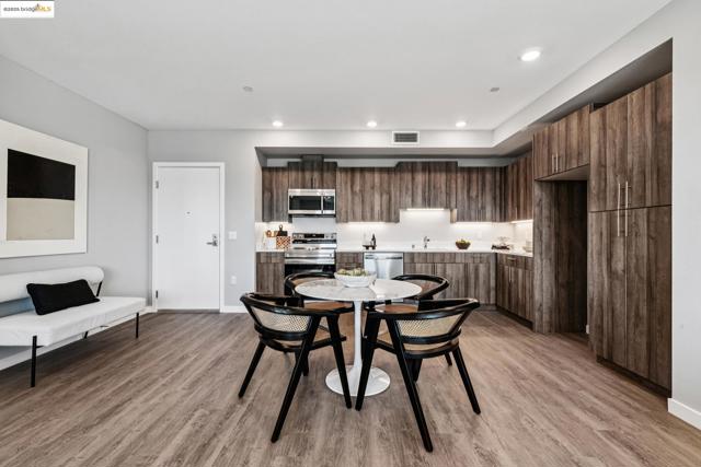 2400 Adeline ST, Oakland CA: https://media.crmls.org/mediaz/27758a5e-b755-4715-a145-ab1de9a3a7db.jpg