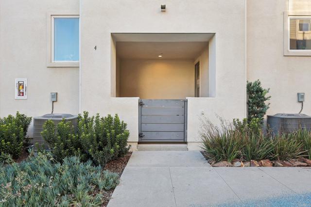 Detail Gallery Image 18 of 27 For 2325 Element Way #4,  Chula Vista,  CA 91915 - 3 Beds | 2/1 Baths