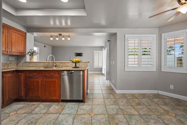 Detail Gallery Image 16 of 48 For 1449 Genoa Dr, Vista,  CA 92081 - 4 Beds | 2/1 Baths