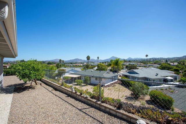 16421 Ramada Dr, San Diego CA: https://media.crmls.org/mediaz/27767235-1109-4ec9-94b2-95b4ba1c697c.jpg