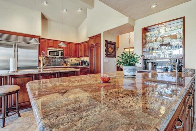 76546 Begonia Lane, Palm Desert CA: https://media.crmls.org/mediaz/2776d603-b321-4094-8467-edb21294881d.jpg