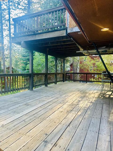 13273 Sierra Dr W, Truckee CA: https://media.crmls.org/mediaz/27774913-e33d-4938-94f6-3ff1c1e62480.jpg