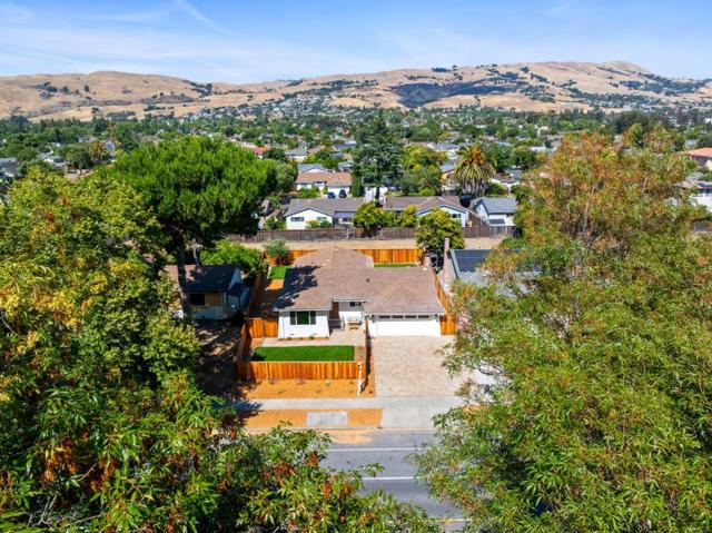 1680 Morrill Avenue, San Jose CA: https://media.crmls.org/mediaz/2777c918-99ef-4ce3-81fd-ce4574ad37be.jpg