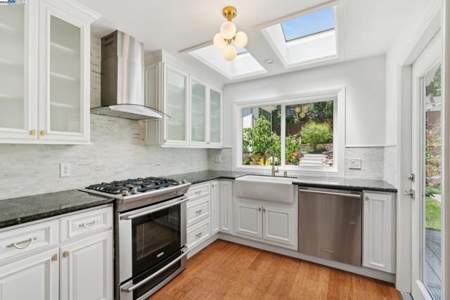 2643 Buena Vista Ave, Walnut Creek CA: https://media.crmls.org/mediaz/2777d905-cf2f-40fb-ab8b-d38e91fbd096.jpg
