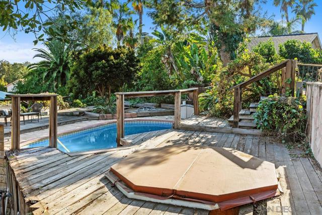 320 Beaumont Dr., Vista CA: https://media.crmls.org/mediaz/2777f12d-cf49-4f07-b58c-8b82513735f2.jpg