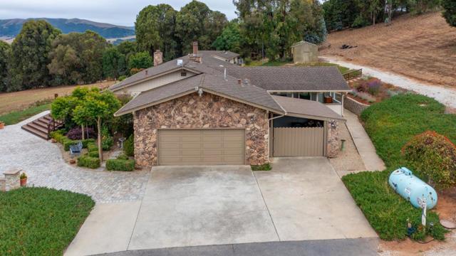 475 Brown Road, San Juan Bautista CA: https://media.crmls.org/mediaz/277833c0-666a-49a8-8db3-e4153eb572e6.jpg