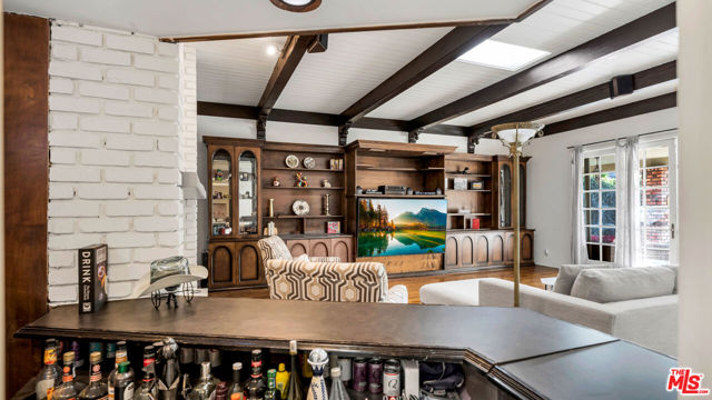 4559 Morella Avenue, Valley Village CA: https://media.crmls.org/mediaz/277872fe-e2dd-4da8-9dc7-fe53e055eaa2.jpg
