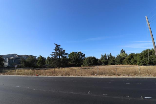47860 SAN FELIPE Road, San Jose CA: https://media.crmls.org/mediaz/2778c449-131e-496c-8afe-7c658d8f9ba9.jpg