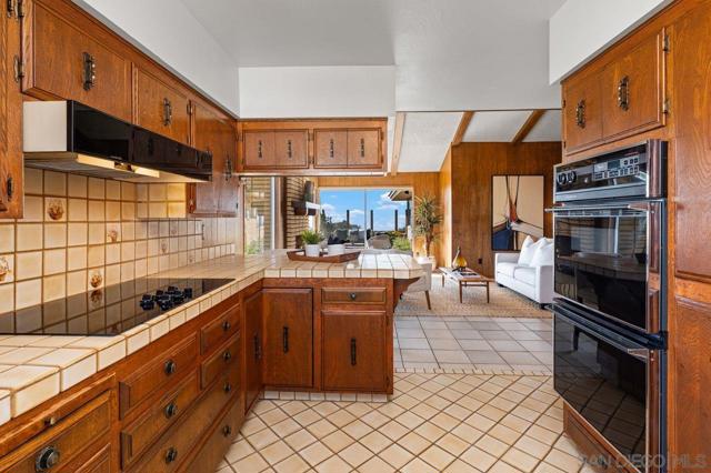 5504 Rutgers Road, La Jolla CA: https://media.crmls.org/mediaz/2778f77e-b79e-4a80-8576-a3cdc3edcc1b.jpg