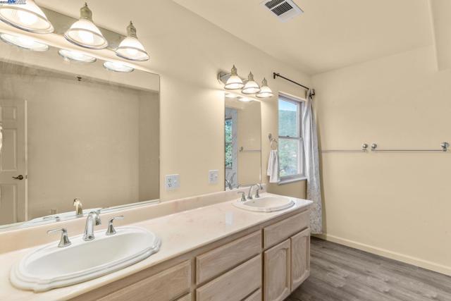 59480 Mines Rd, Livermore CA: https://media.crmls.org/mediaz/2779006a-ad33-452f-8345-b68963988e49.jpg