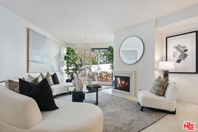 2131 Century Park Lane, Los Angeles CA: https://media.crmls.org/mediaz/27795ed9-3844-42a5-872b-210570b7a33a.jpg