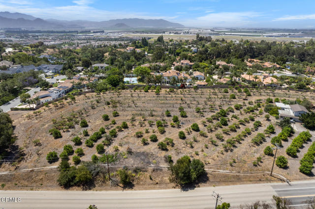 230 Crestview Avenue, Camarillo CA: https://media.crmls.org/mediaz/27799b5c-0492-46a5-989d-da47f6508028.jpg