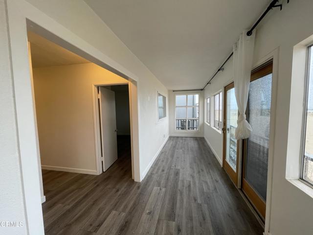 3289 Ocean Drive, Oxnard CA: https://media.crmls.org/mediaz/277a32e2-b51f-42bd-9bf7-041555b41f06.jpg