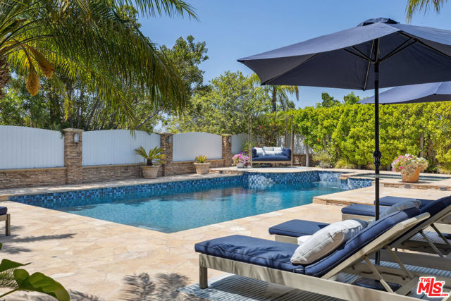 18141 Green Meadow Drive, Encino CA: https://media.crmls.org/mediaz/277a44d8-ec99-43c3-ae4c-96120e08bd3f.jpg