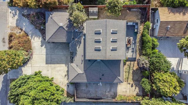 3171 Verdant Way, San Jose CA: https://media.crmls.org/mediaz/277a715a-eee1-463b-9eb4-b173a242c012.jpg