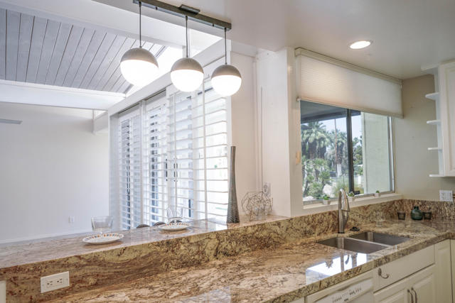 73700 Grapevine Street, Palm Desert CA: https://media.crmls.org/mediaz/277aab3f-b333-4027-826f-0212949efcb2.jpg