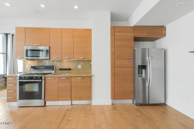 460 S Spring Street, Los Angeles CA: https://media.crmls.org/mediaz/277b7cc6-5f68-484f-a1b0-3233152eba16.jpg
